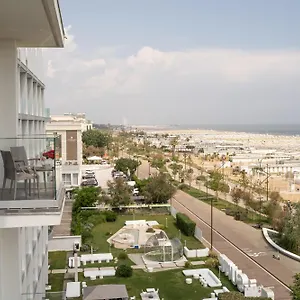 *** Hotel Caesar Italy